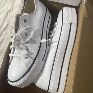 Converse Leather Platform